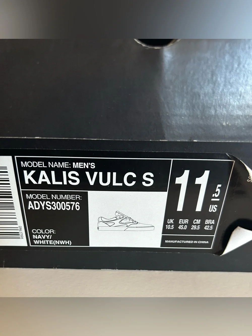 DC Kalis Vulc S Navy and White Low-Top Skate Sneakers